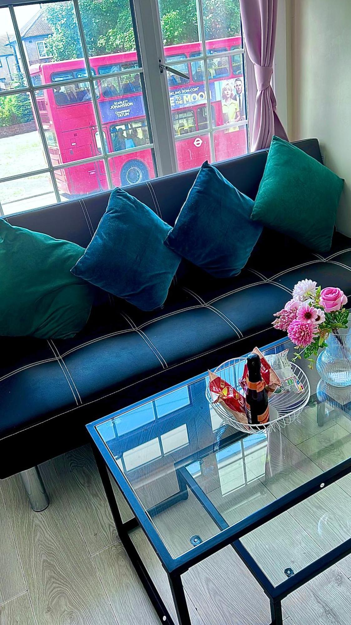 Cosy Private Flat In London, Free Parking On Premise Apartment Carshalton Екстериор снимка